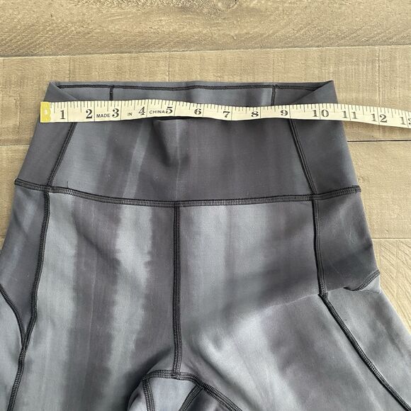 Lululemon In Movement 23" High Rise Linear Spray Dye White Black Sz 4 - Picture 8 of 12